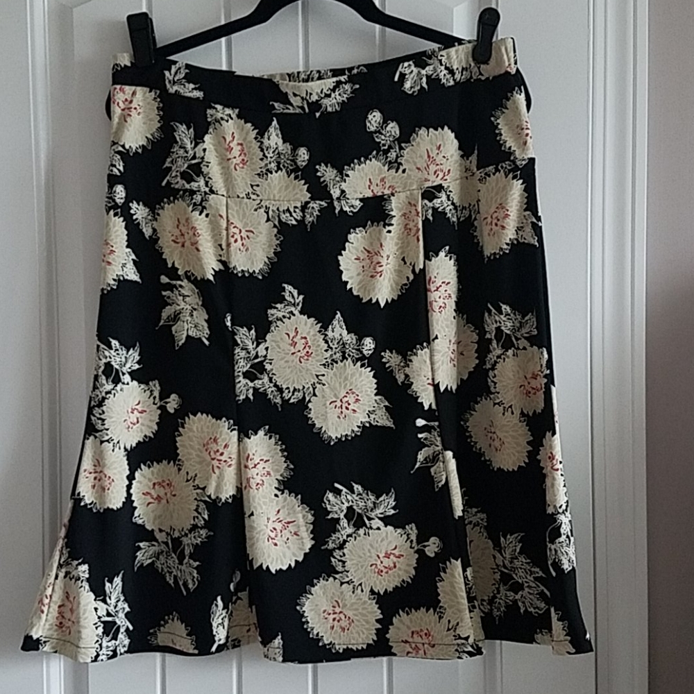 Large Liz Claiborne black floral skirt